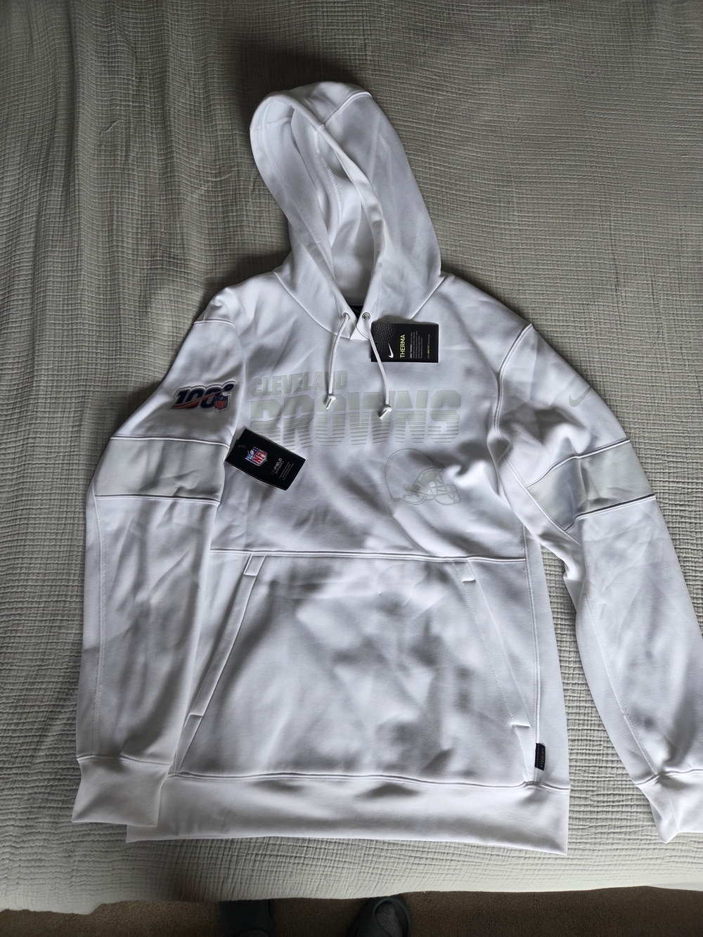 NWT Cleveland Browns NFL White Pullover Hoodie